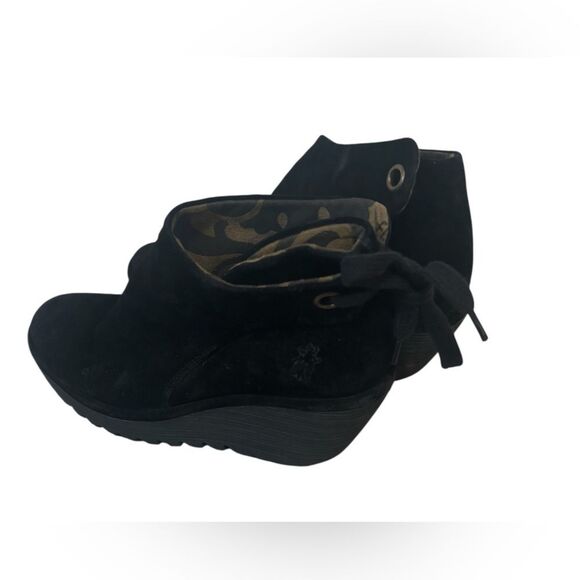 Fly London Yebi Boots Womens Sz EU 40 Black Suede Scrunch Ankle Booties - Picture 1 of 6